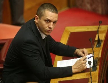 Βουλή: Επίθεση Η.Κασιδιάρη σε Τ.Χριστοδουλοπούλου για το θέμα του ασύλου